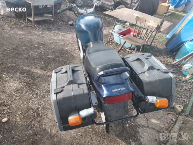 Продавам мотоциклет honda ntv 650 новвнос, снимка 2 - Мотоциклети и мототехника - 53756680