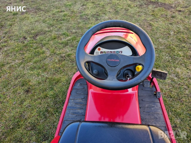 ТРАКТОРНА КОСАЧКА HONDA. ДВУЦИЛИНДРОВА. ПЕРФЕКТНА , снимка 11 - Градинска техника - 53665219