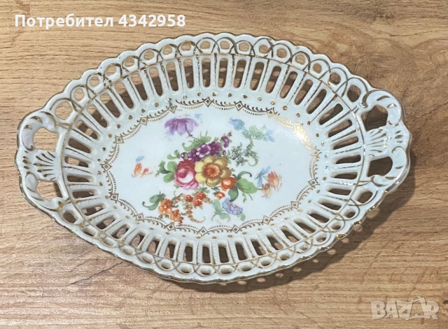 Порцеланова винтидж чиния за бижута.