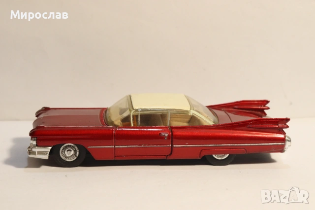 1:43 DINKY MATCHBOX CADILLAC КОЛИЧКА МОДЕЛ