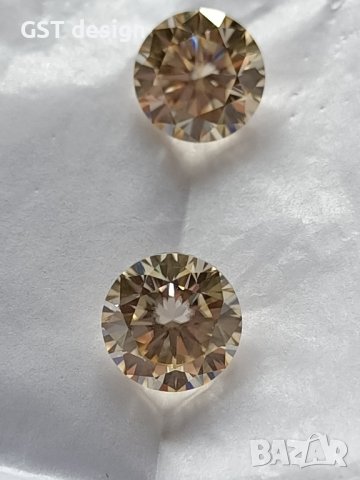 Спешно Топ Фенси Злато 3,4к. Мойсанит Диамант Двойка 7,6 мм.