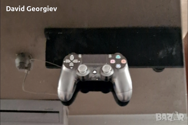 PlayStation 4 Pro + джойстик, слушалки, клавиатура, мишка и аксесоари, снимка 2 - PlayStation конзоли - 51837218