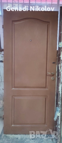 Входна врата - масивна 