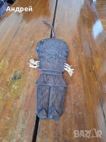 Стара дървена фигура за стена #2