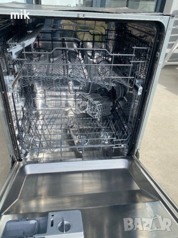 Съдомиялна машина за вграждане под плот SMEG, снимка 4 - Съдомиялни - 41282229