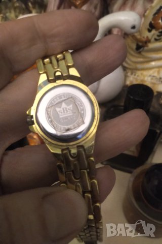 Нов позлатен дамски часовник , снимка 2 - Дамски - 44277755