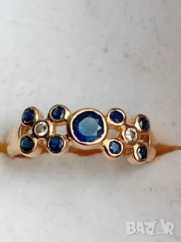 Златен пръстен с естествени сапфири