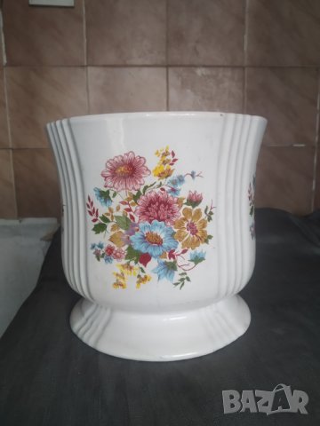 стара порцеланова саксия,кашпа