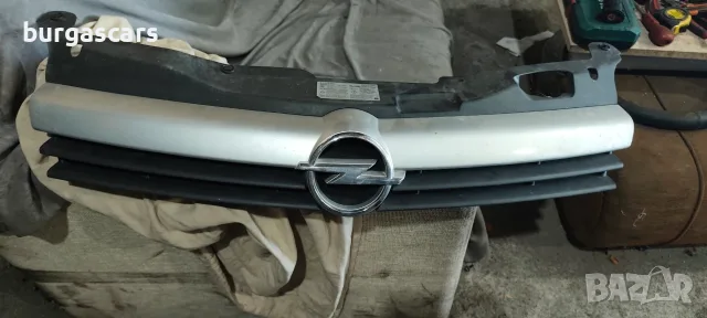 Решетка емблема Opel Astra H