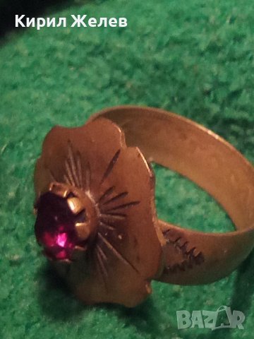 СТАРИНЕН БРОНЗОВ ПРЪСТЕН ЦВЕТЕ РЪЧНИ ОРНАМЕНТИс ЮВЕЛИРНО ФАСЕТИРАН ГРАНАТ МАЙСТОРСКА ИЗРАБОТКА 15117, снимка 2 - Антикварни и старинни предмети - 36422426