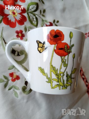 Чаша с мак и пеперуди