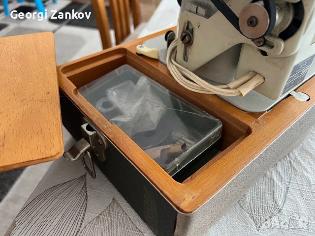 Немска шевна машина, снимка 7 - Антикварни и старинни предмети - 41778691