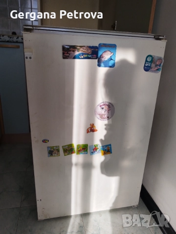 Хладилник за вграждане Ariston 160 л, снимка 3 - Хладилници - 52422640