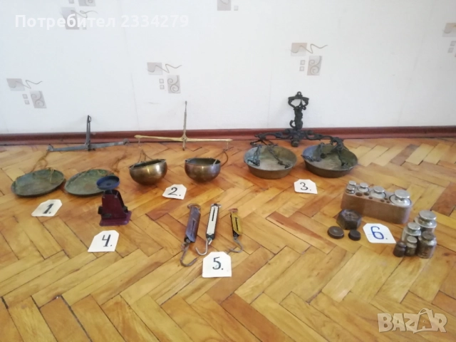 Стари кантари от различни години и различни държави. Тежести за кантари. 