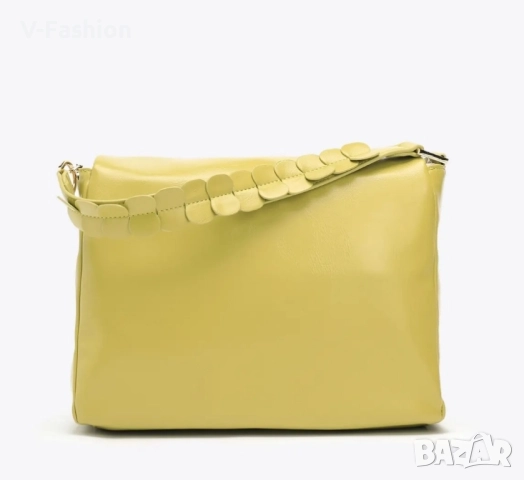 Средна чанта , снимка 5 - Чанти - 51551836