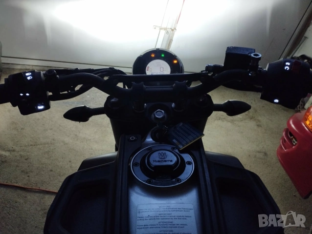 Husgvarna Svartpilen 401cc, снимка 12 - Мотоциклети и мототехника - 53304118