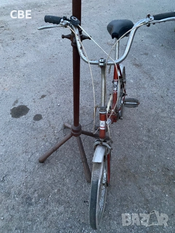 Заглавие: Стар сгъваем велосипед Universal – ретро, полски  Описание: Продавам ретро сгъваем велосип, снимка 2 - Велосипеди - 53840397