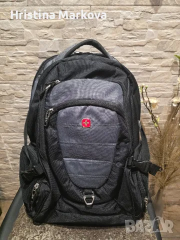Голяма раница SWISSGEAR, носена веднъж. 