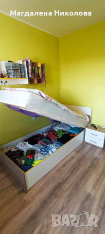 Обзавеждане за детска стая - легло с матрак и нощно шкафче + бюро и рафт, снимка 5 - Мебели за детската стая - 44837087