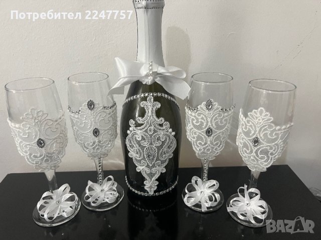 Сватбен комплект с 4 чаши, снимка 1 - Сватбени аксесоари - 40694164