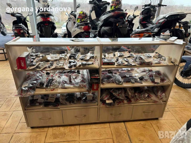 Шкаф витрина с чекмеджета, снимка 5 - Витрини - 53561698