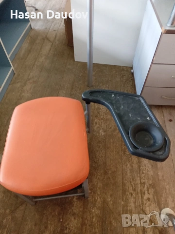 Помощен стол за педикюр, снимка 2 - Педикюр и маникюр - 53580272