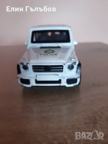 Количка Мерцедес G-класа, Джип полиция колекционерска мащаб1:42, снимка 11 - Колекции - 53234000