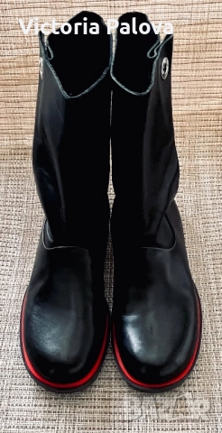 Модна къща JIL SANDER култови кожени ботуши с червена подметка, снимка 14 - Дамски ботуши - 52484363