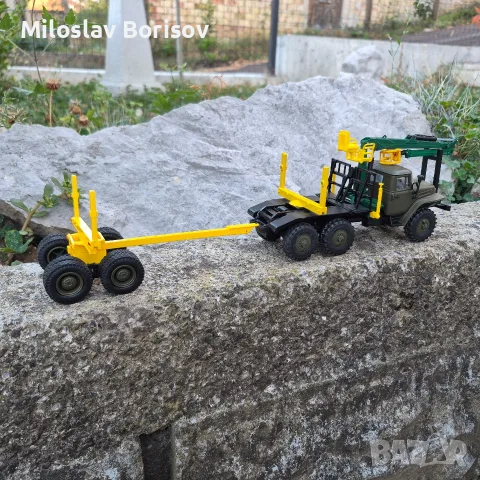 УРАЛ 375 Д лесовоз в мащаб 1:43, снимка 2 - Колекции - 56107335