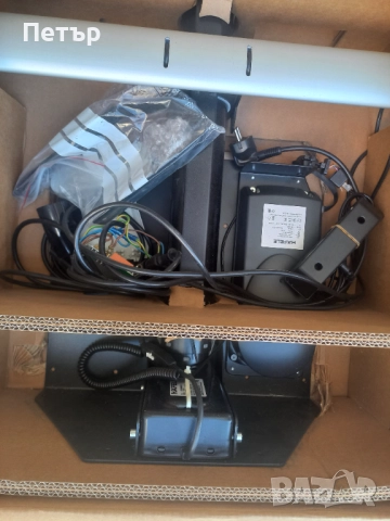 Електрическа стойка за телевизор Schneider Hafeli, снимка 2 - Стойки, 3D очила, аксесоари - 51551376