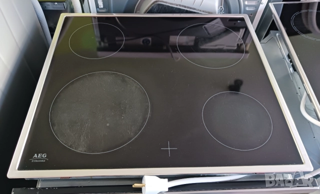 Печка за вграждане с керамичен плот AEG, снимка 9 - Печки, фурни - 52420561