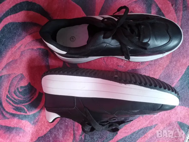 Черно-бели маратонки 41 номер , снимка 3 - Маратонки - 47744221