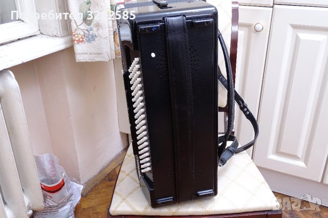 Акордеон Роял Стандард Метеор 120 баса, снимка 13 - Акордеони - 41695959