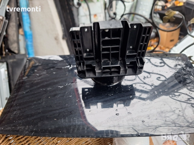 оригинална стойка телевизор LG Модел 32LD650, снимка 2 - Стойки, 3D очила, аксесоари - 52488254