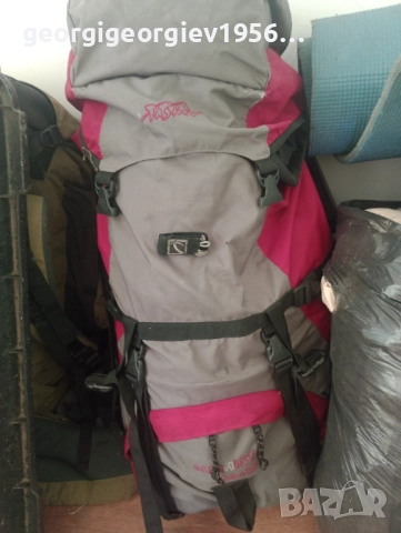 Продавам туристическа раница