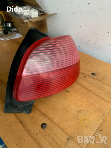 Заден десен стоп за Режо 206 ,Peugeot с платката където се монтират крушките ., снимка 2 - Автомобили и джипове - 52936329