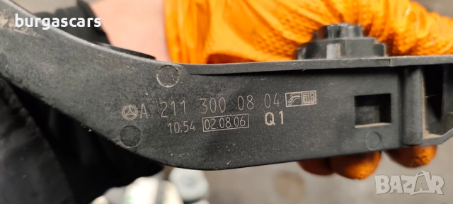 Потенциометър педал газ A 211 300 08 04 Mercedes E220 W211 2.2-170к.с. - 90лв, снимка 2 - Части - 52376355