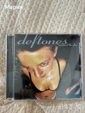 CD Deftones Around the fur