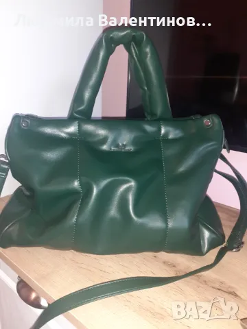 Дамска чанта в зелено 
