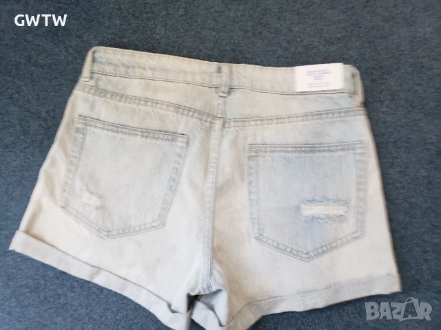 H&M дънкови шорти, Нови с етикет, снимка 3 - Дънки - 50765335