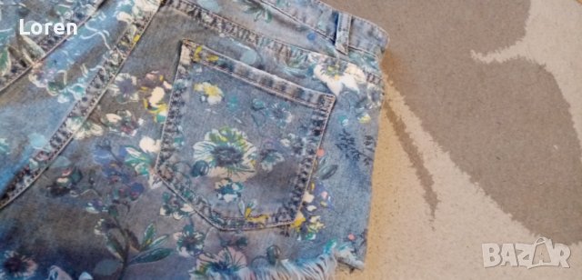 Страхотни къси дънки като нови на цветя, снимка 4 - Дънки - 42559090