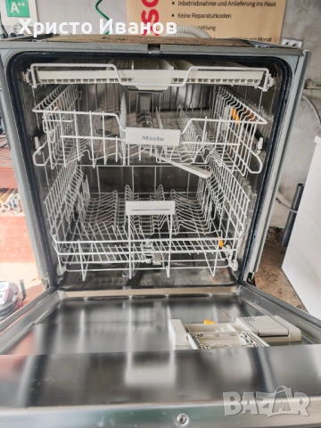 Съдомиялна Miele полувграждане, снимка 3 - Съдомиялни - 51695124