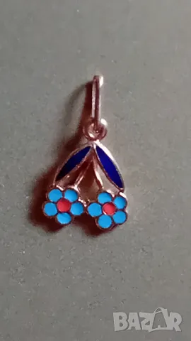 Антикварен руски златен медальон цветя със син емайл