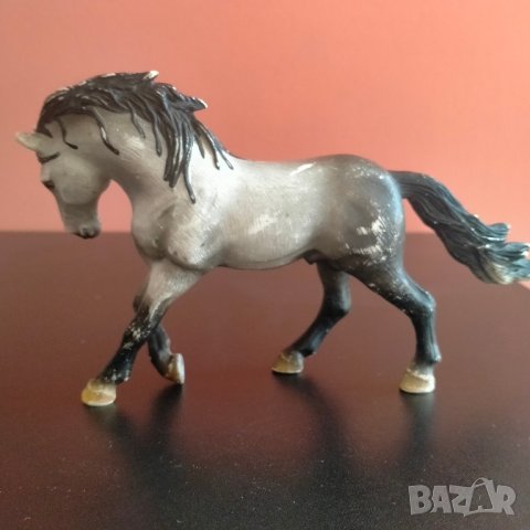 Колекционерска фигурка Schleich Кон Andalusian Stallion Grey Horse 2005 13607 , снимка 2 - Колекции - 42380636