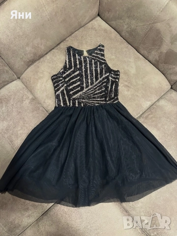 Рокля с полу-отворен гръб, размер S