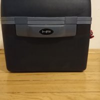 Хладилна чанта на 12v, снимка 1 - Хладилни чанти - 40185988