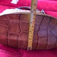 Чанта от естествена кожа, крокодилски принт, снимка 12 - Чанти - 41620318