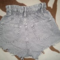 Къси панталонки Бершка, снимка 3 - Къси панталони и бермуди - 41930605