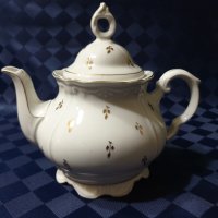 Голям порцеланов бароков чайник - СИП , снимка 1 - Сервизи - 42612610