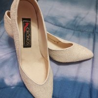 Бели обувки на среден ток, снимка 4 - Дамски обувки на ток - 39435684